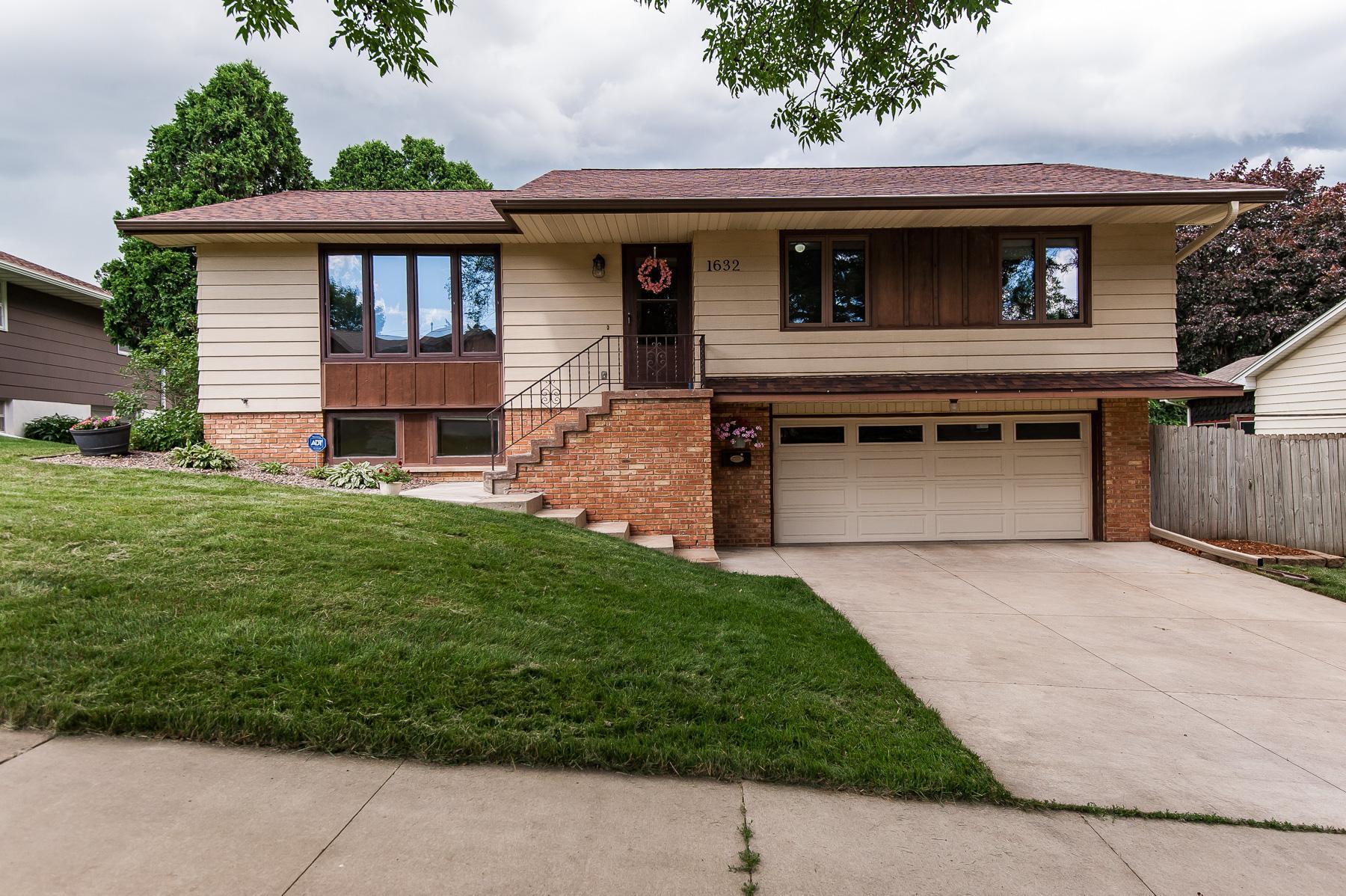 1632 13th Avenue Northwest Rochester, MN 55901 - Photo 1 of 1