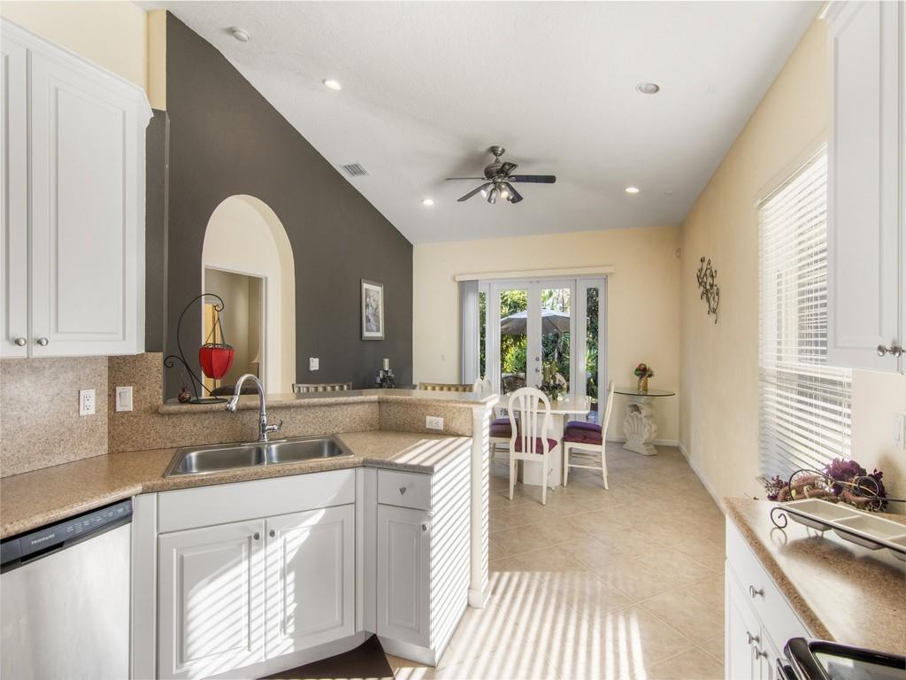 5804 Spring Lake Terrace Fort Pierce, FL 34951 - Photo 10 of 29