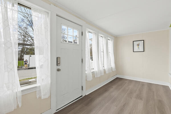 106 Haskell Street Westbrook, ME 04092 - Photo 5 of 39 003_LyyU (1)