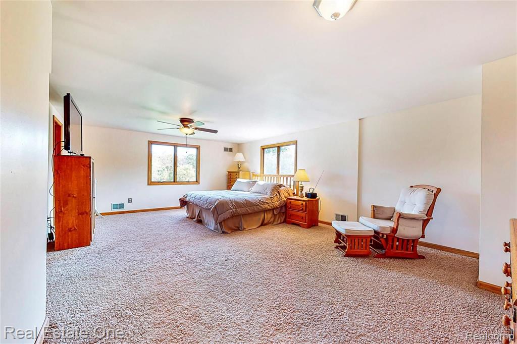 8120 Green Road Fenton, MI 48430 - Photo 30 of 46