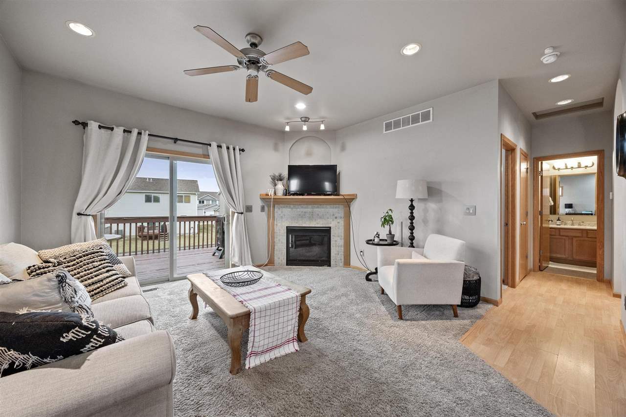 197 South Park Ridge Road North Liberty, IA 52317 - Photo 3 of 27 Gallery Image 3