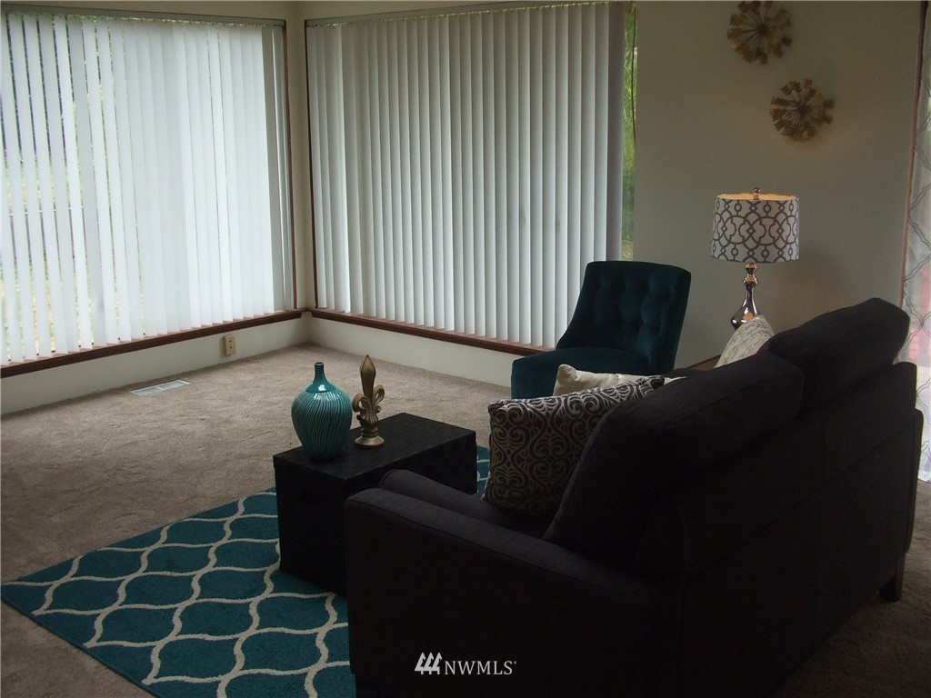 8516 184th Street Southwest Edmonds, WA 98026 - Photo 15 of 25 Gallery Image 15