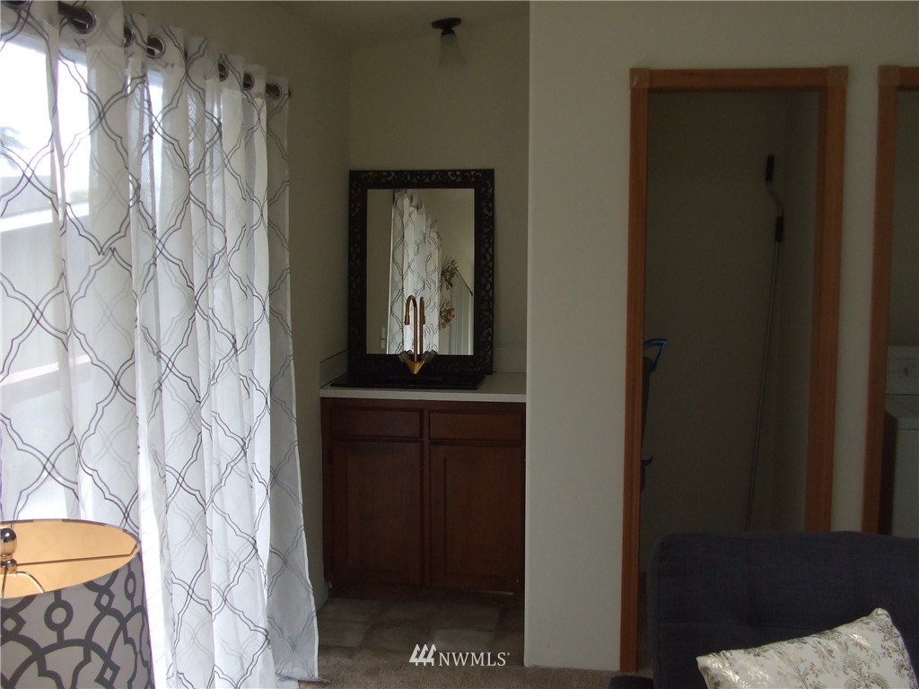 8516 184th Street Southwest Edmonds, WA 98026 - Photo 19 of 25 Gallery Image 19