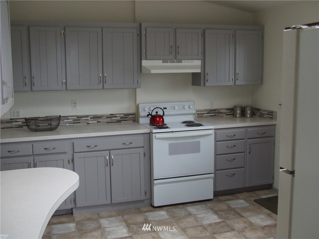8516 184th Street Southwest Edmonds, WA 98026 - Photo 6 of 25 Gallery Image 6