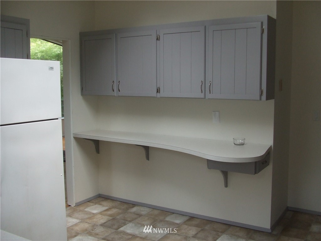8516 184th Street Southwest Edmonds, WA 98026 - Photo 8 of 25 Gallery Image 8