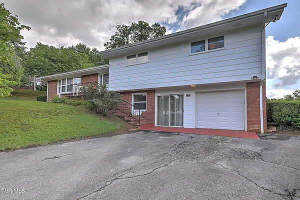 $220,000 | 132 Tall Oak Street, Weber City, VA 24290