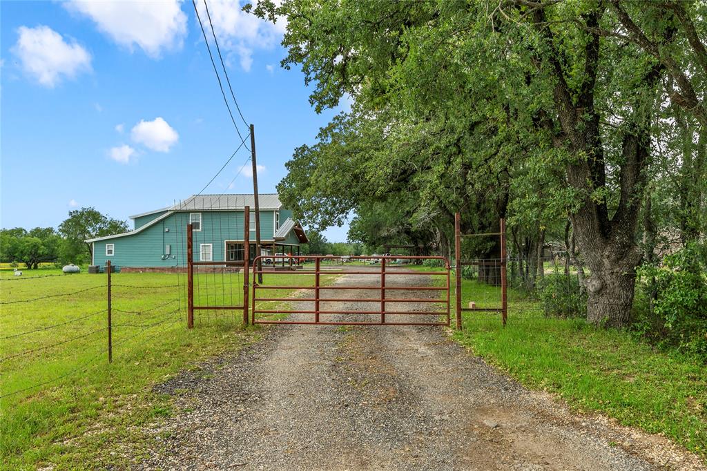 1014 Ranchito Road Bellmead, TX 76705 - Photo 3 of 37