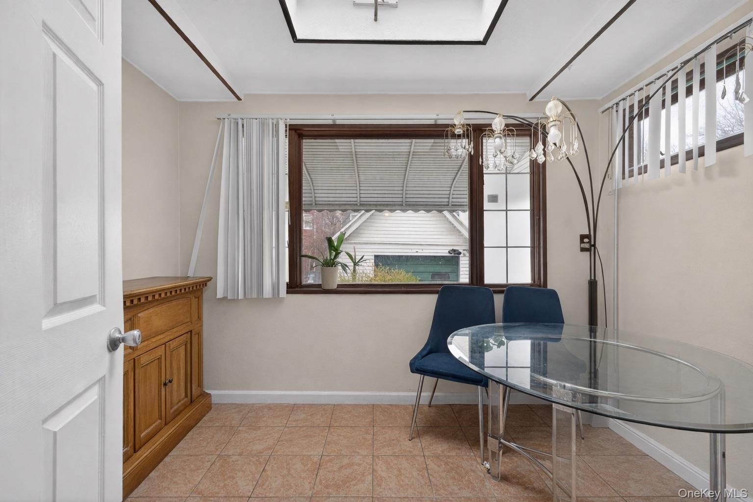 89-31 85th Street Queens, NY 11421 - Photo 14 of 42 Sun room