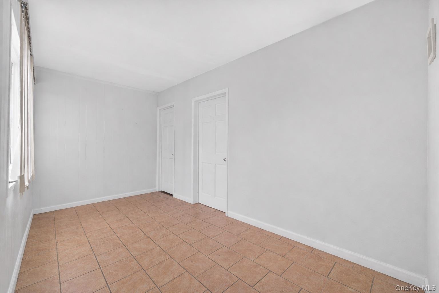 89-31 85th Street Queens, NY 11421 - Photo 3 of 42 Foyer