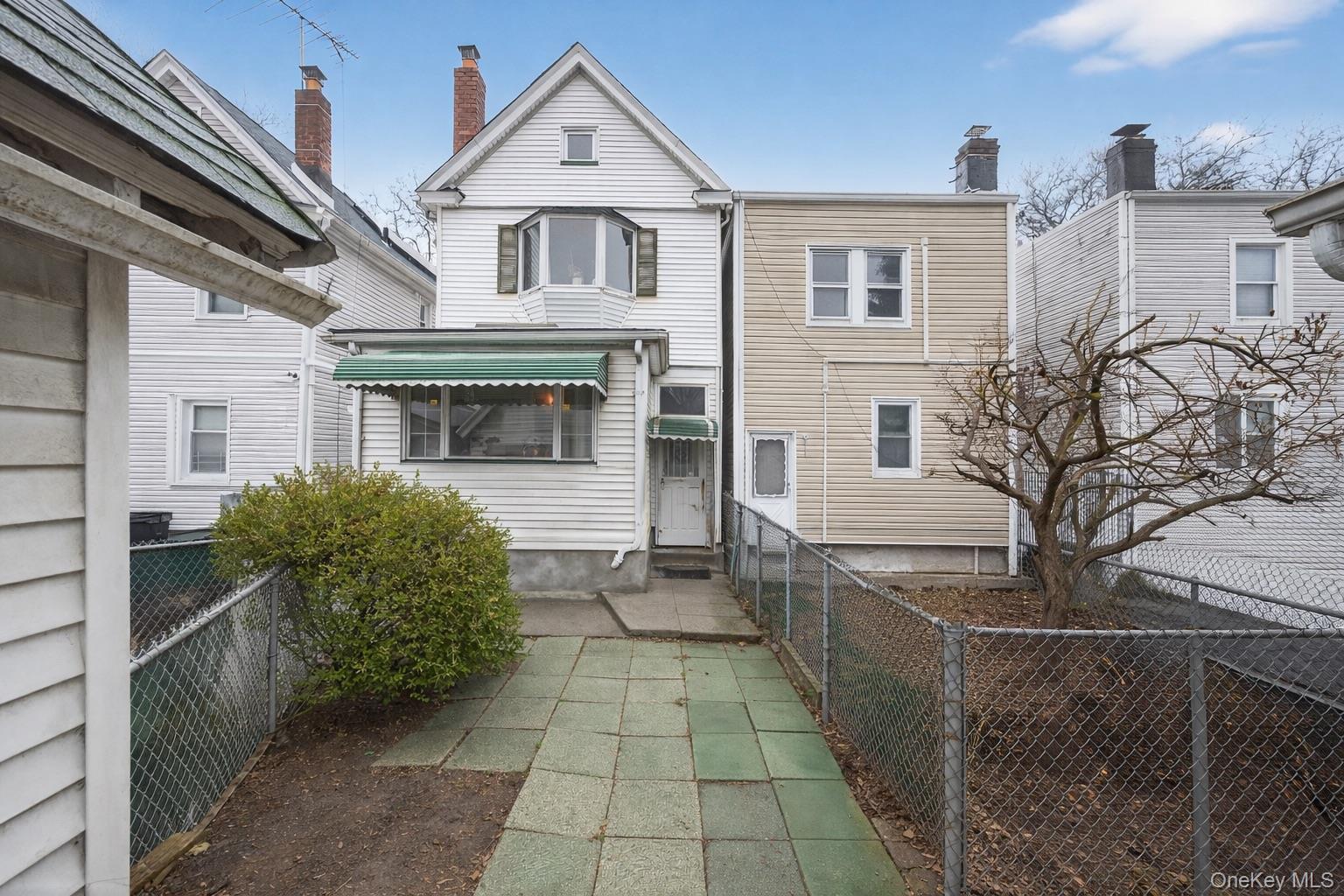 89-31 85th Street Queens, NY 11421 - Photo 36 of 42 yard space