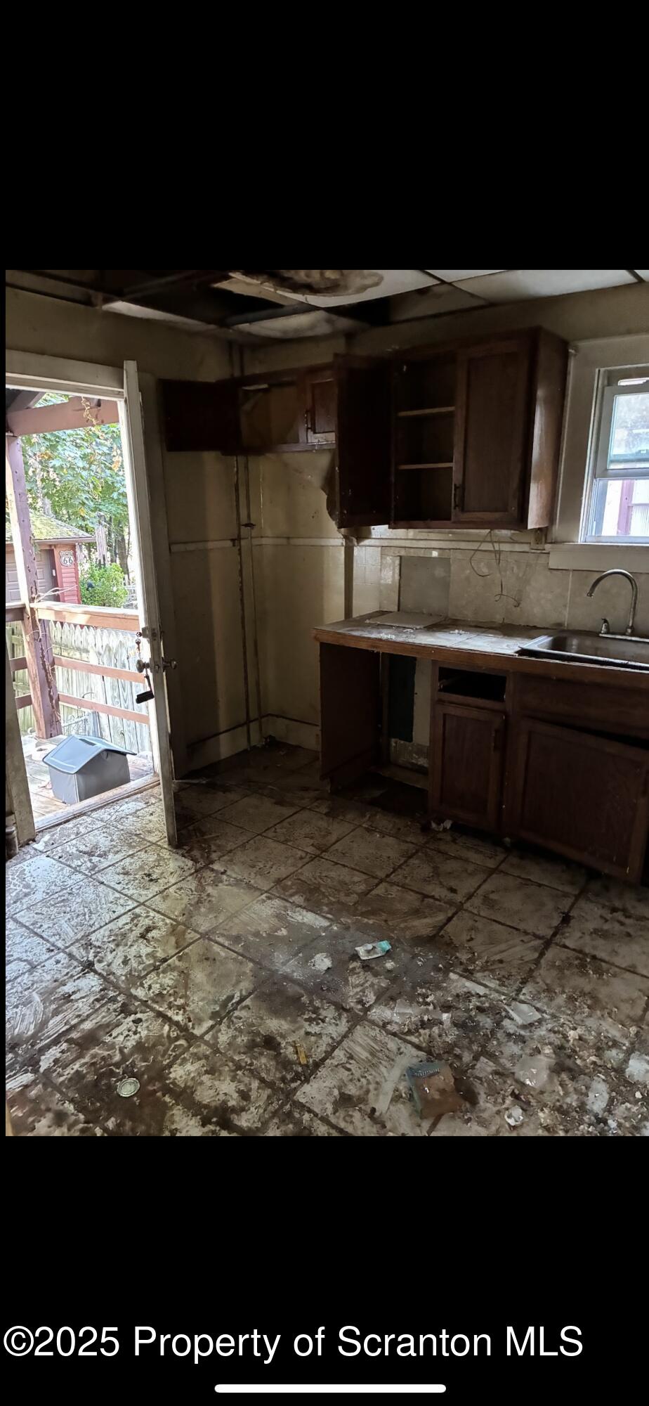 2136 North Main Avenue Scranton, PA 18508 - Photo 4 of 18