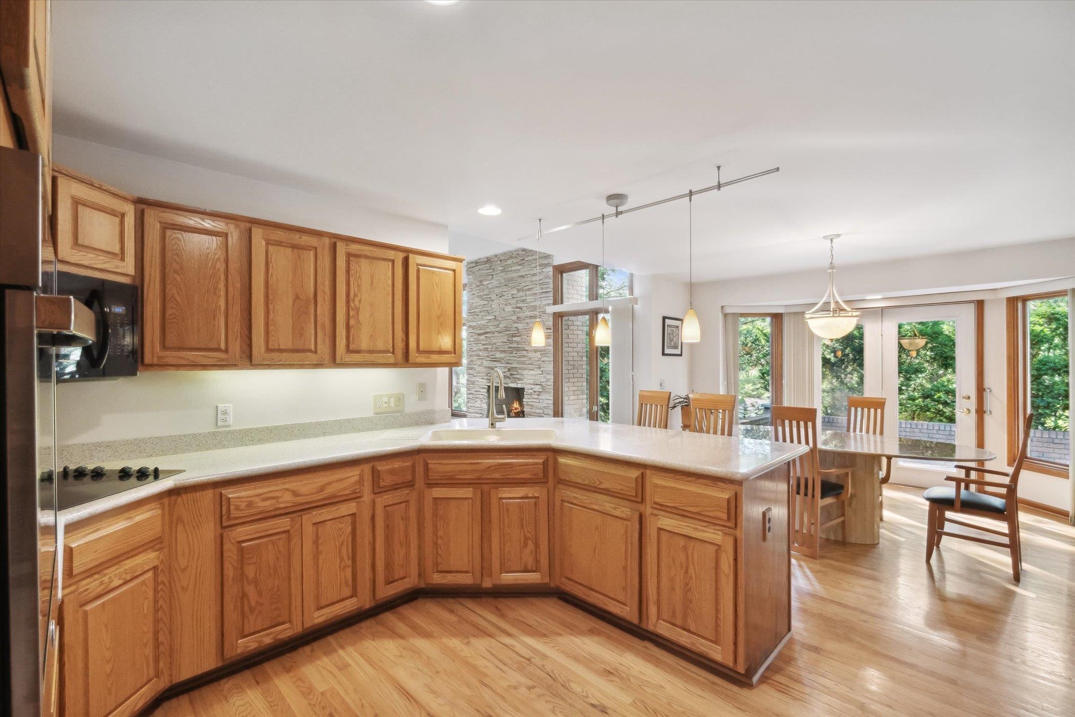 1033 Bloomview Circle Rochester, MI 48307 - Photo 13 of 44 50113392-14.JPG
