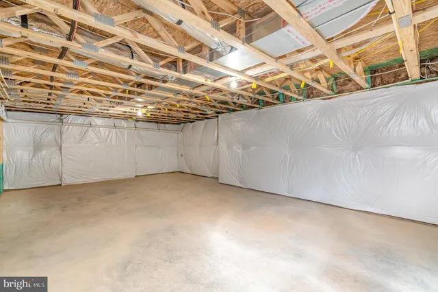 a view of a tennis court