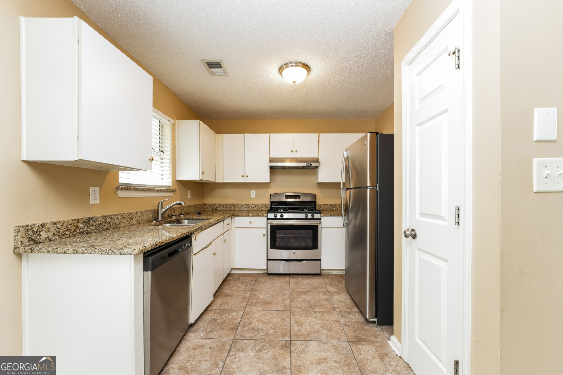 3785 Waldrop Hills Drive Decatur, GA 30034 - Photo 5 of 17