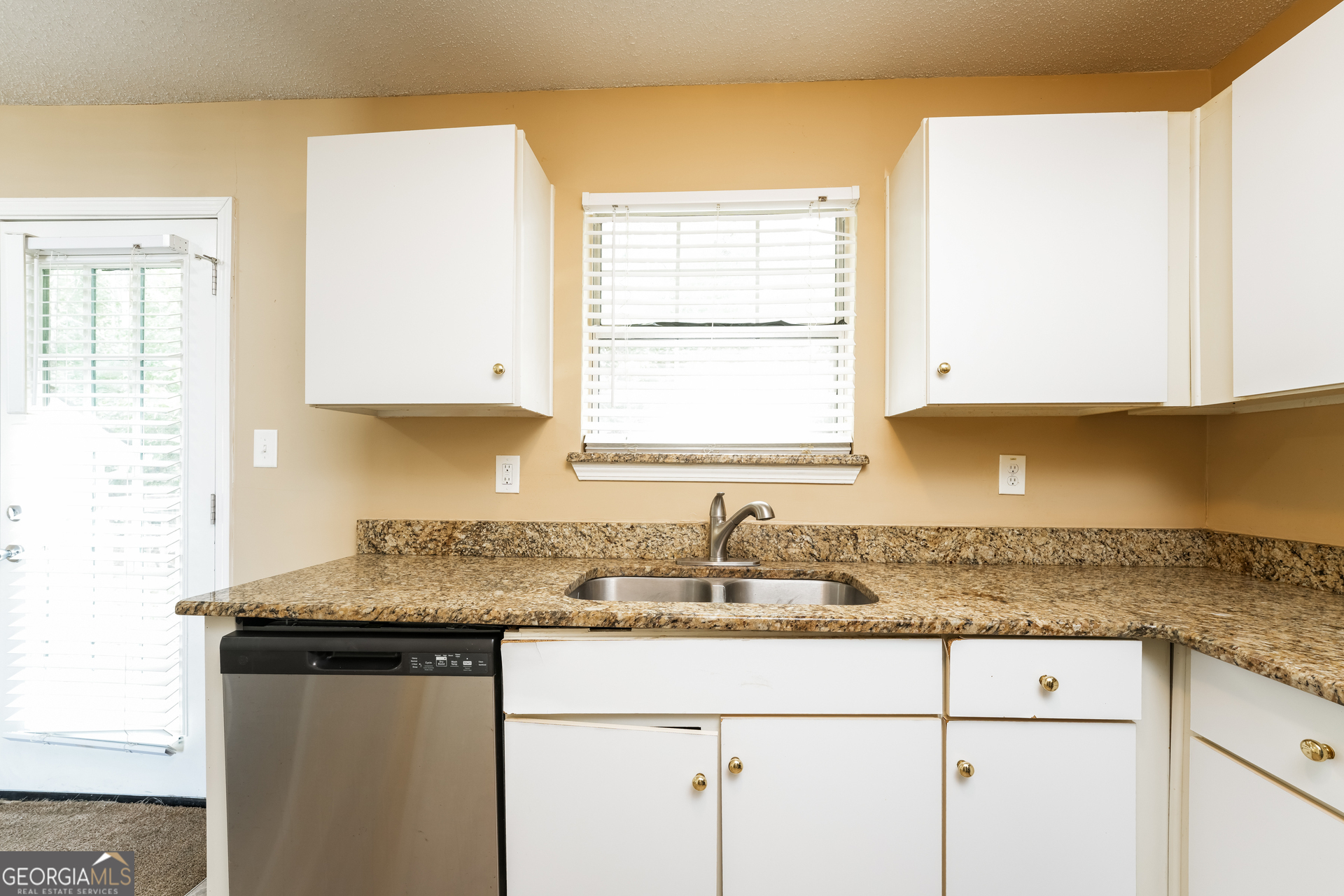 3785 Waldrop Hills Drive Decatur, GA 30034 - Photo 6 of 17