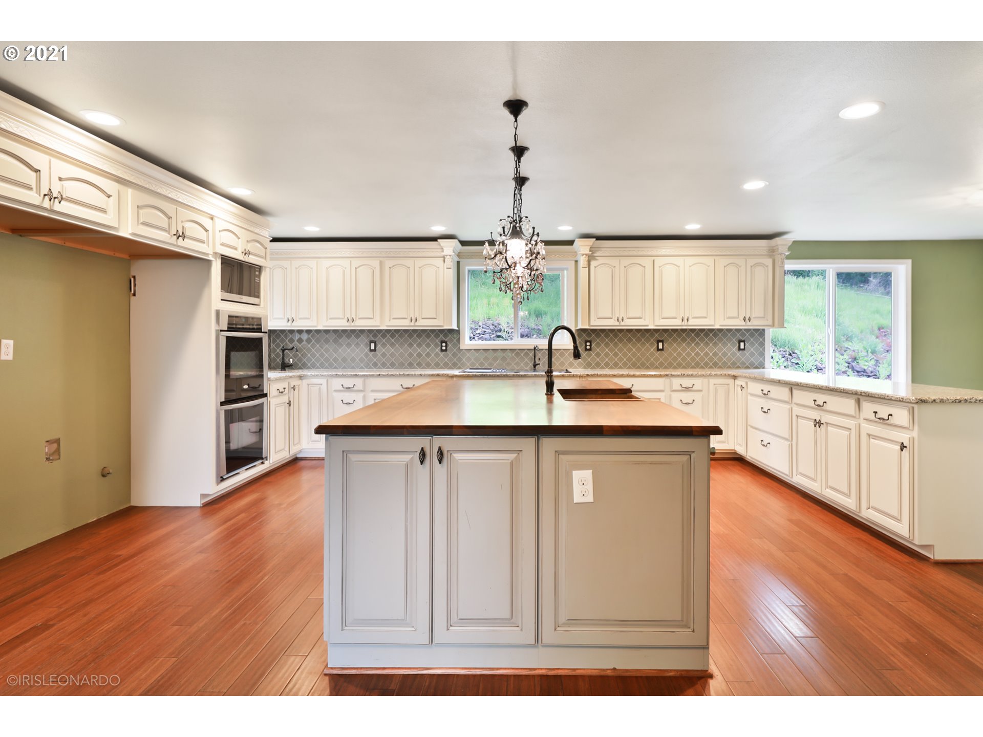 179 Derek Road Kelso, WA 98626 - Photo 4 of 31 Gallery Image 4