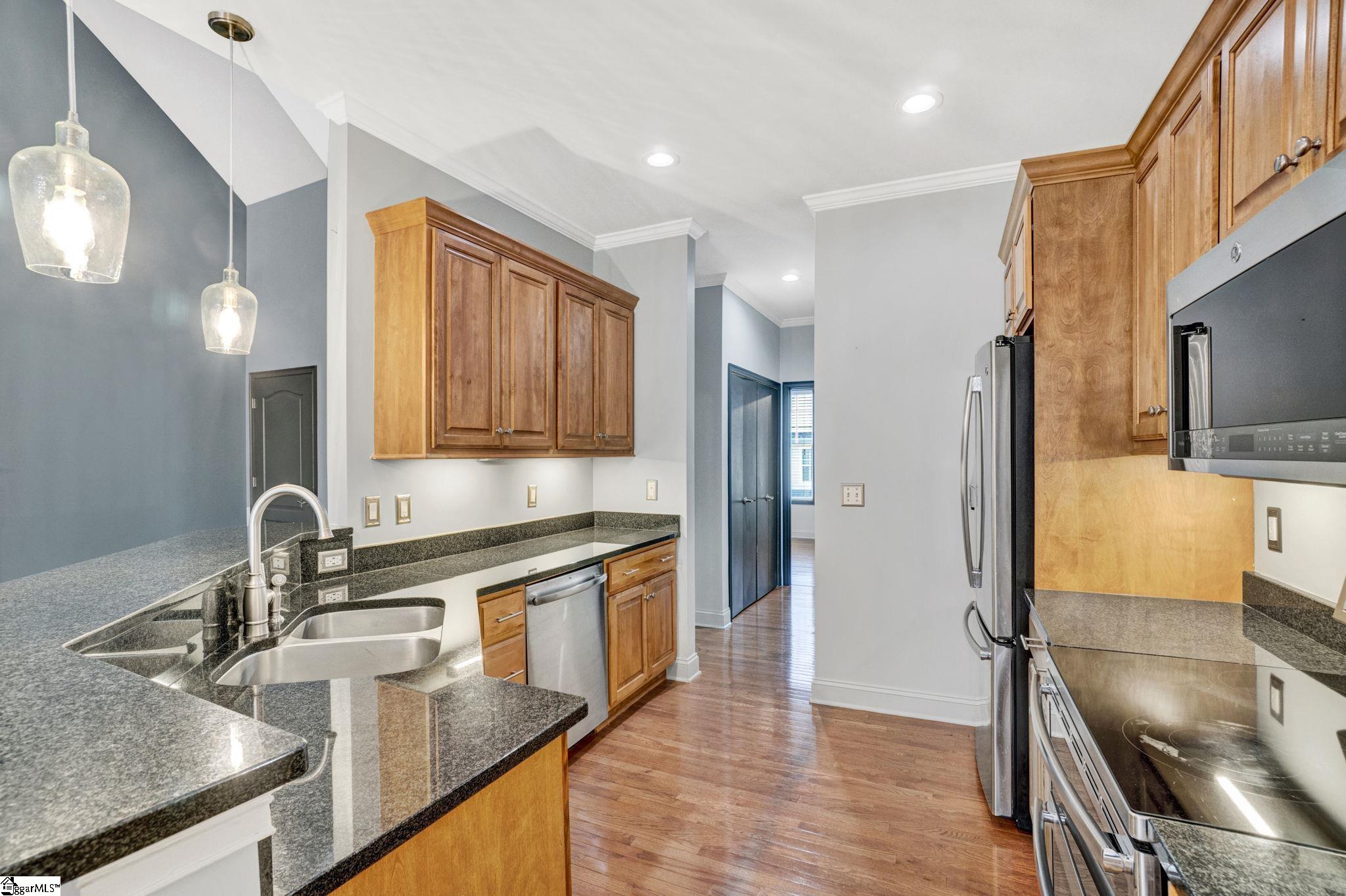 15 Edge Court, Unit B Greenville, SC 29609 - Photo 15 of 49