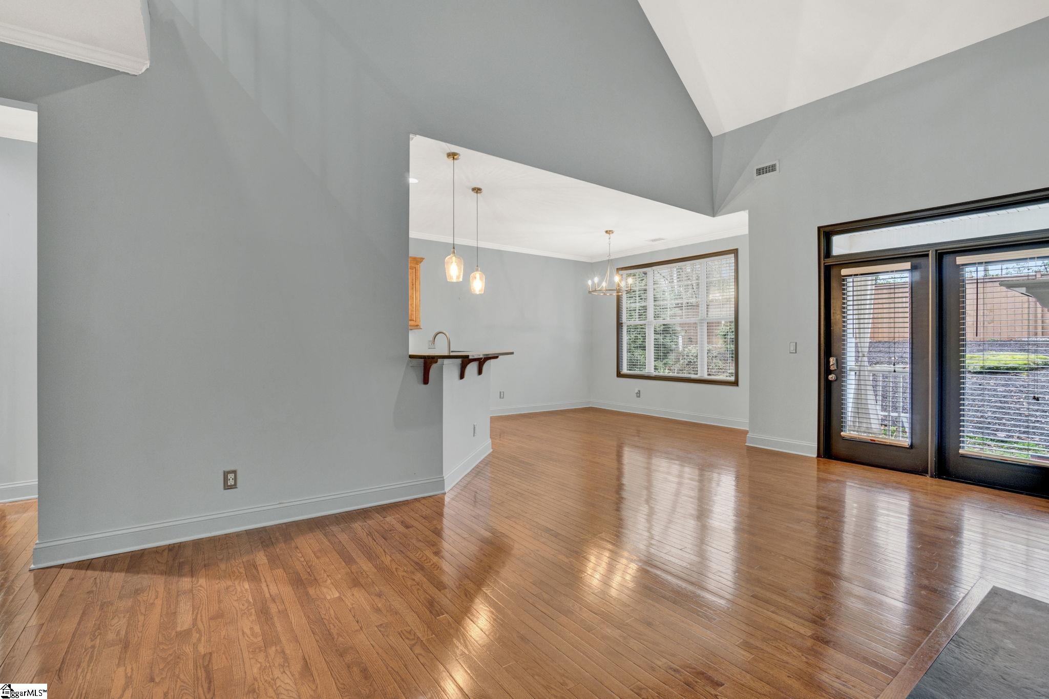 15 Edge Court, Unit B Greenville, SC 29609 - Photo 4 of 49