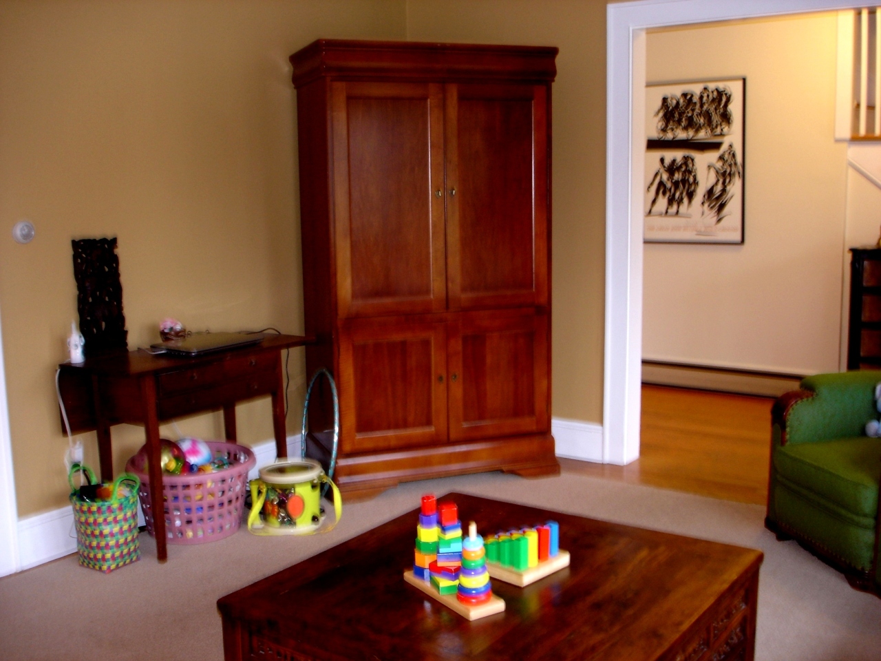 136 Holmes Road Pittsfield, MA 01201 - Photo 17 of 19 136 Living Rm 1