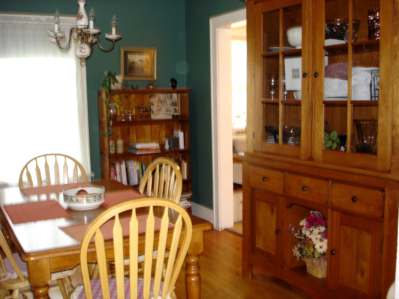 136 Holmes Road Pittsfield, MA 01201 - Photo 4 of 19 136 Dining Rm 2