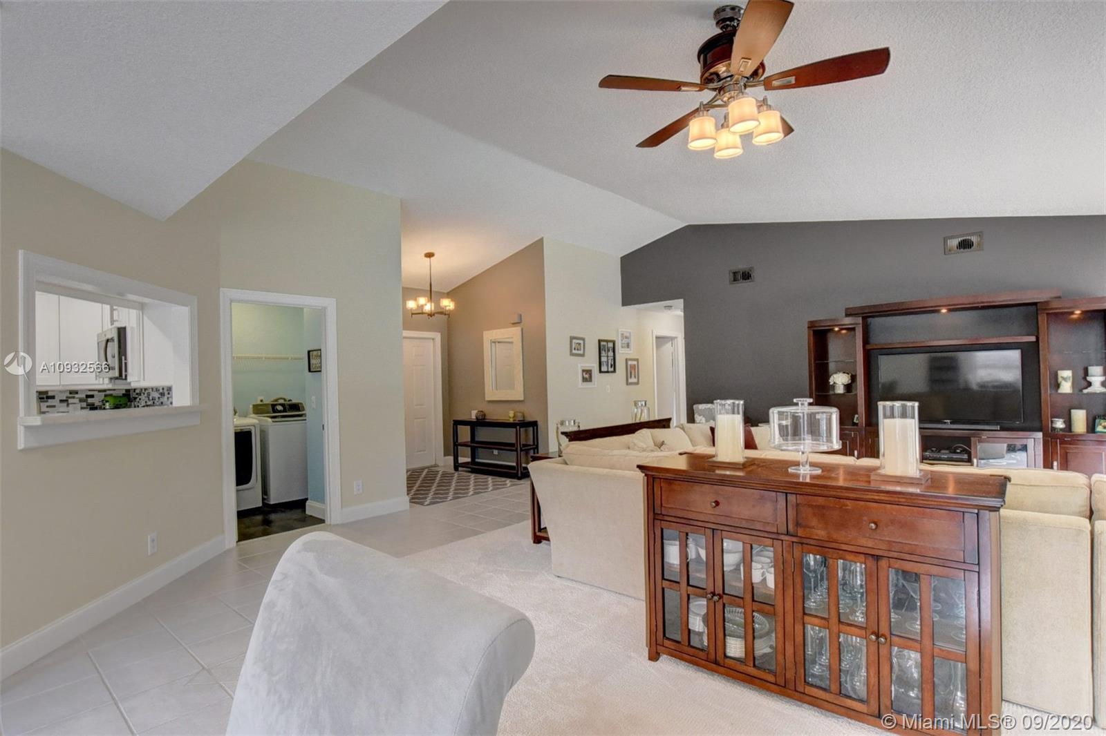 9853 Majorca Place Boca Raton, FL 33434 - Photo 12 of 41
