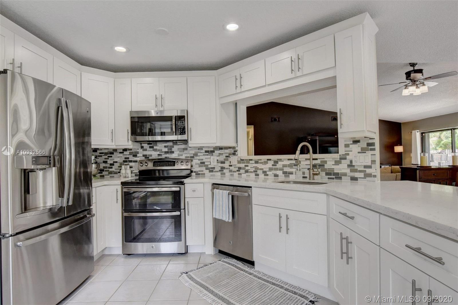 9853 Majorca Place Boca Raton, FL 33434 - Photo 15 of 41