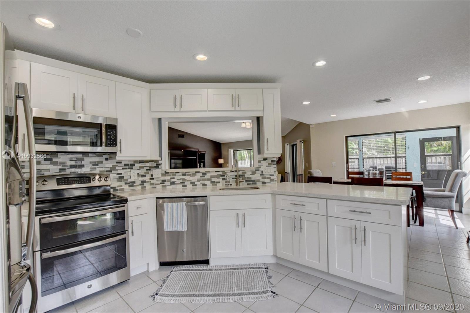 9853 Majorca Place Boca Raton, FL 33434 - Photo 16 of 41