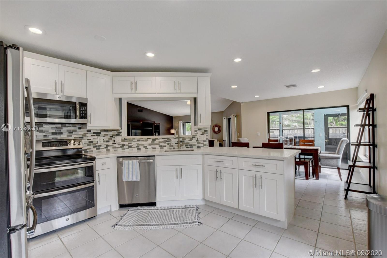 9853 Majorca Place Boca Raton, FL 33434 - Photo 17 of 41