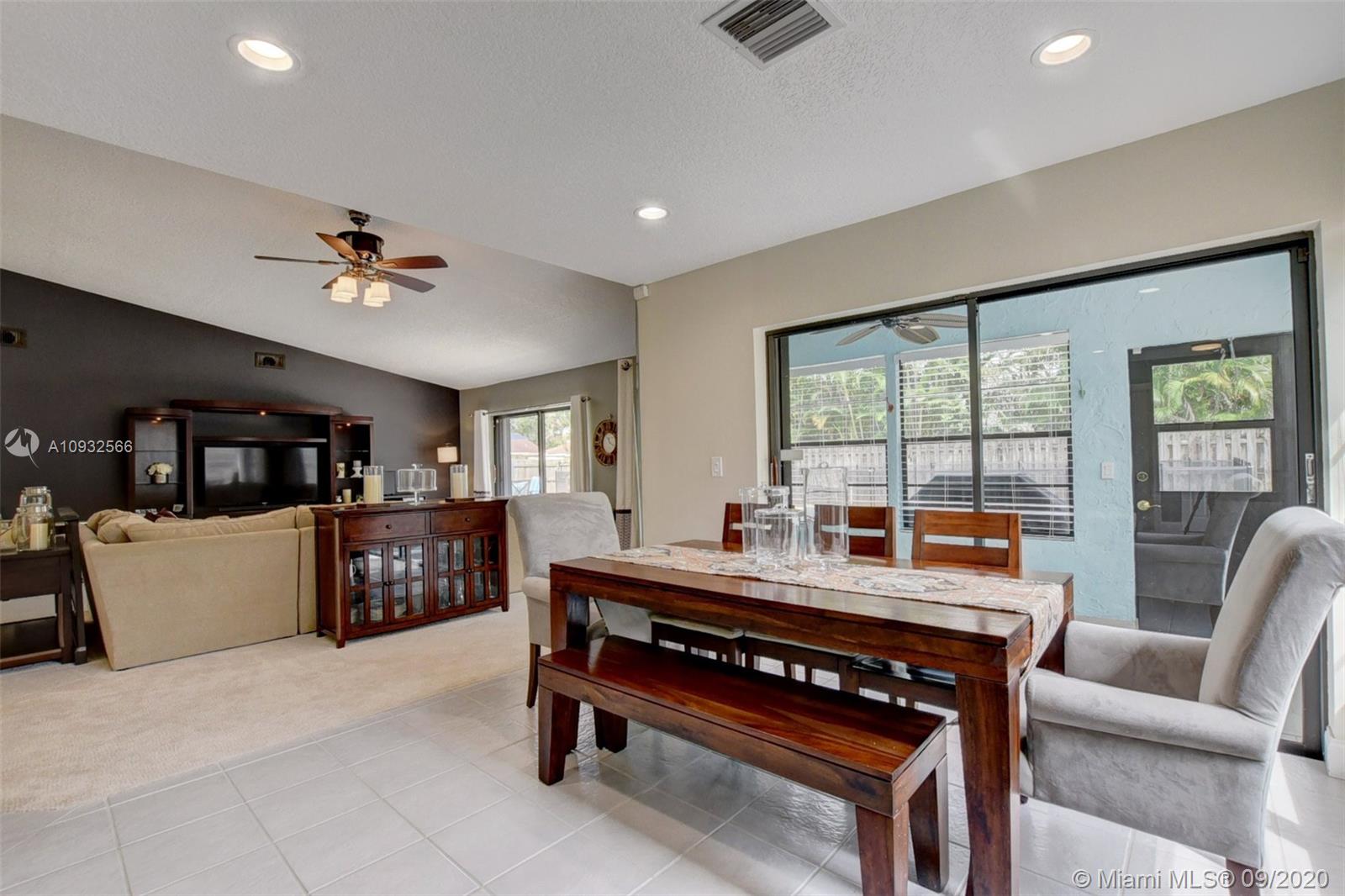 9853 Majorca Place Boca Raton, FL 33434 - Photo 18 of 41