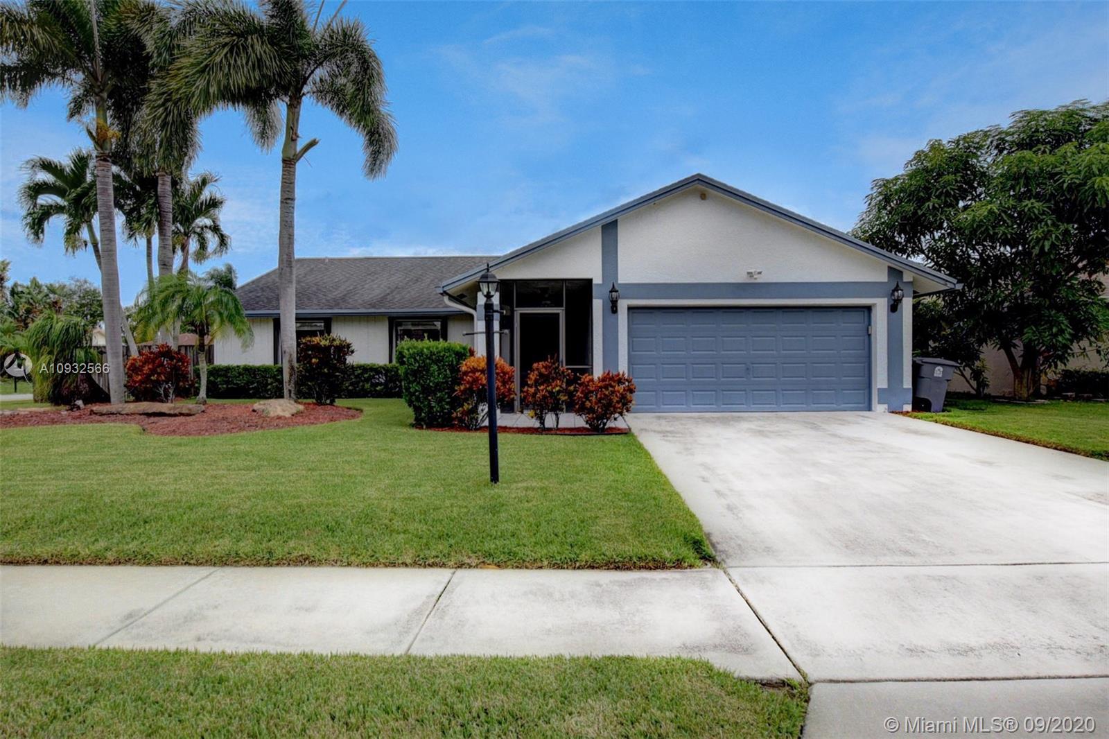 9853 Majorca Place Boca Raton, FL 33434 - Photo 3 of 41