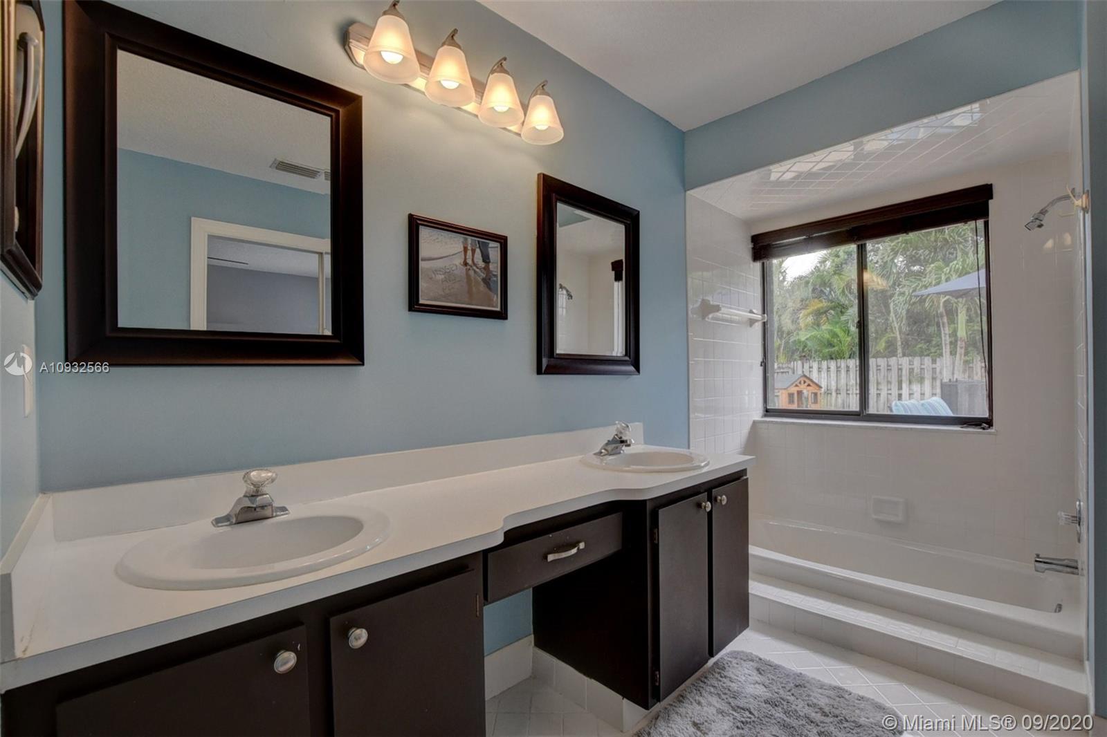 9853 Majorca Place Boca Raton, FL 33434 - Photo 32 of 41