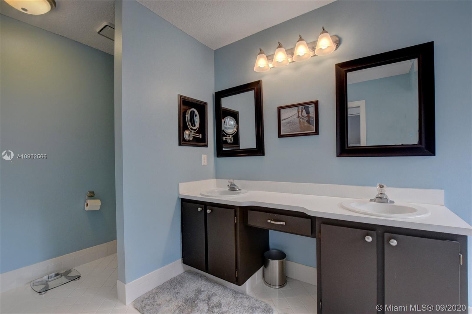 9853 Majorca Place Boca Raton, FL 33434 - Photo 33 of 41
