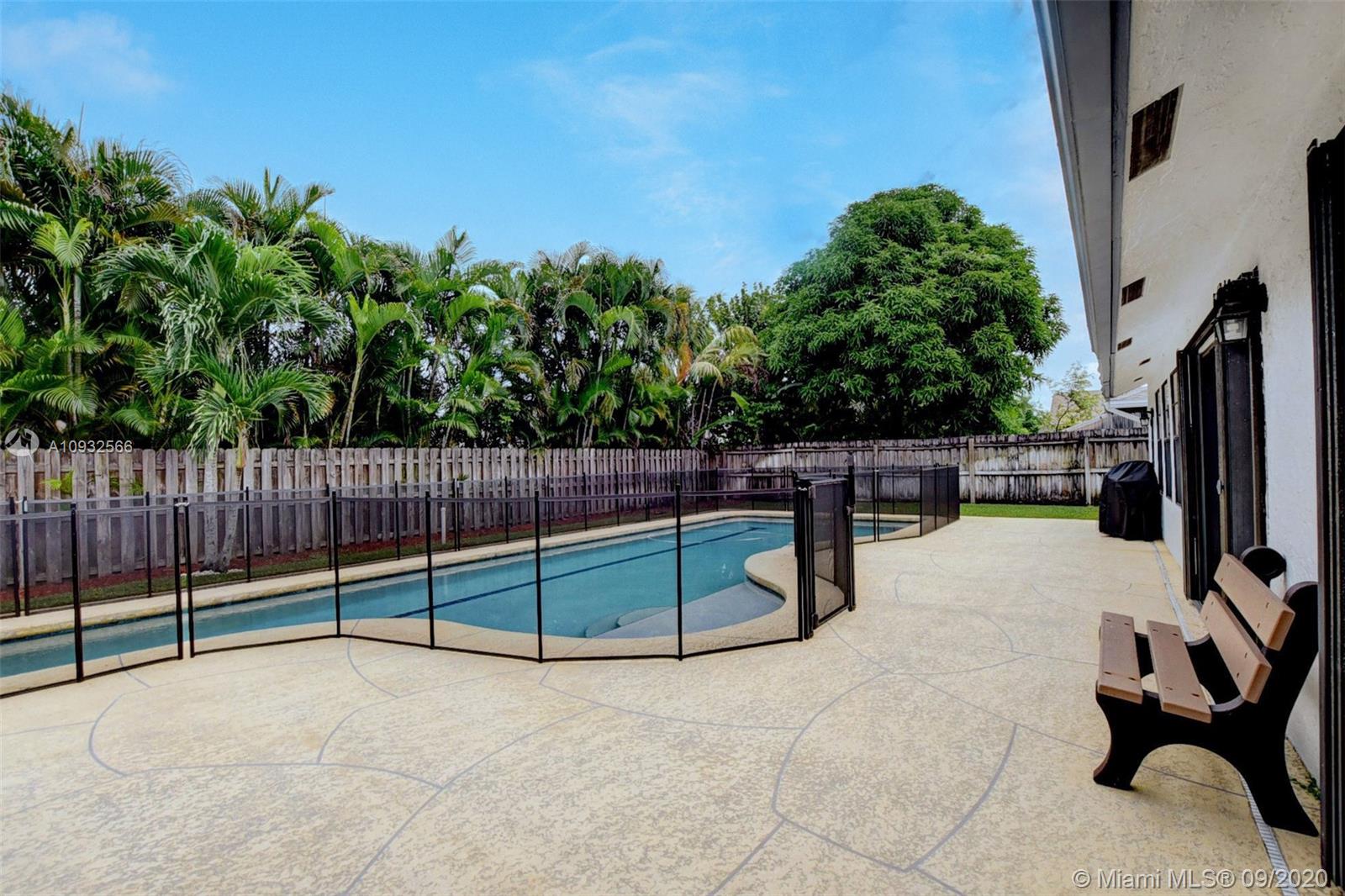 9853 Majorca Place Boca Raton, FL 33434 - Photo 37 of 41