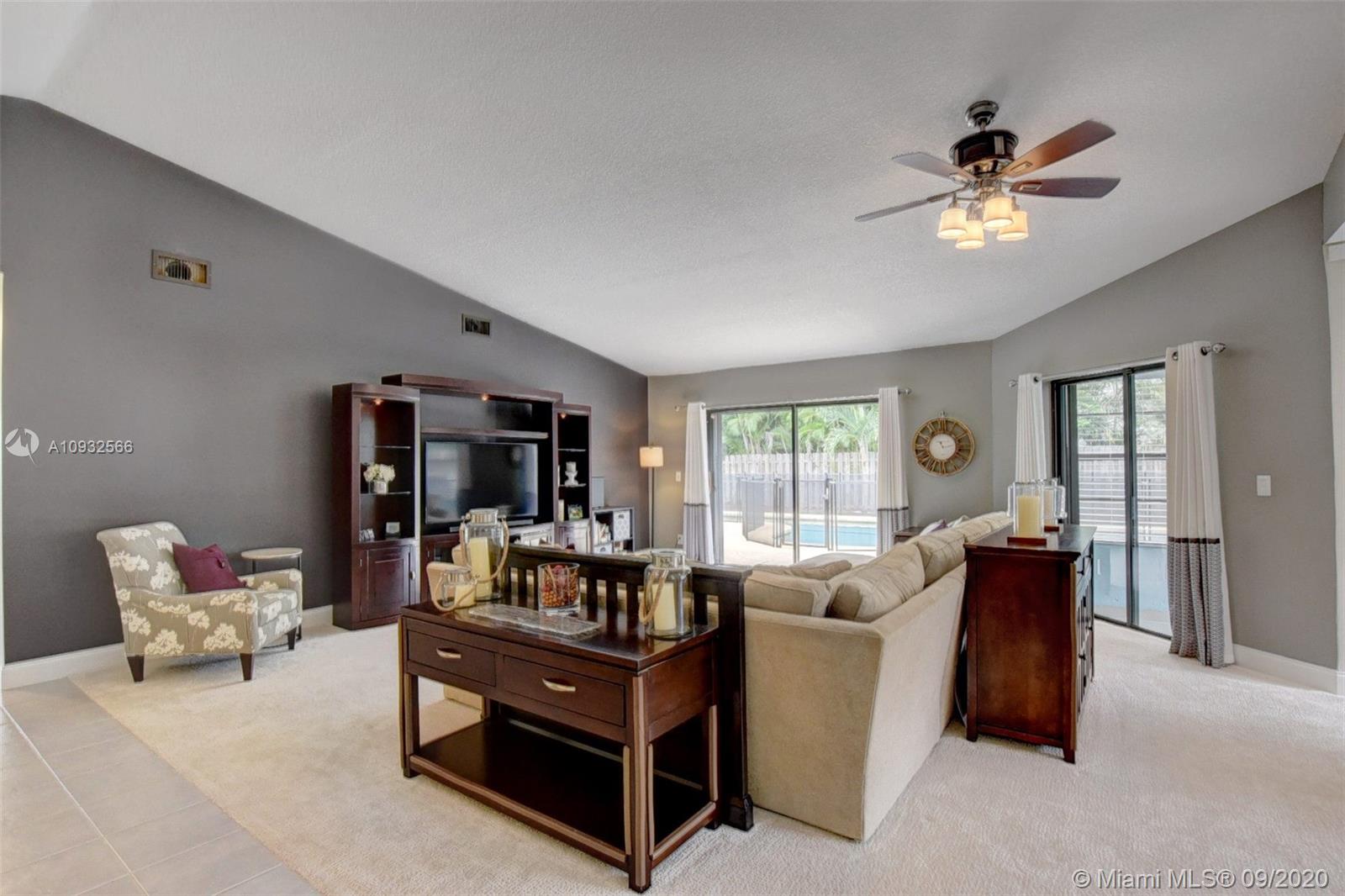 9853 Majorca Place Boca Raton, FL 33434 - Photo 9 of 41