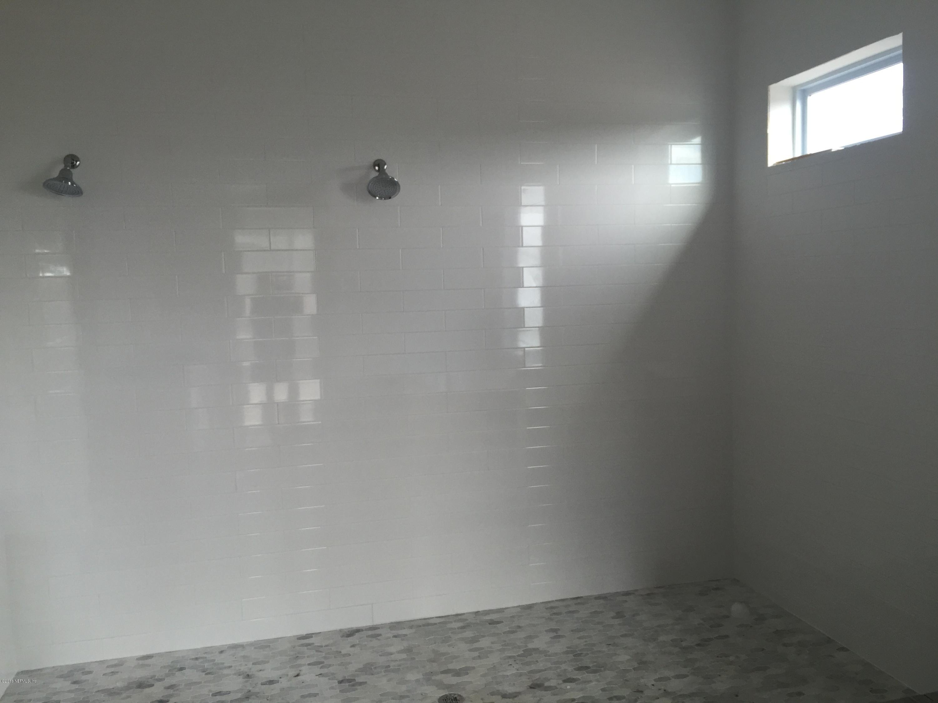 Master Shower with Dual Showerheads