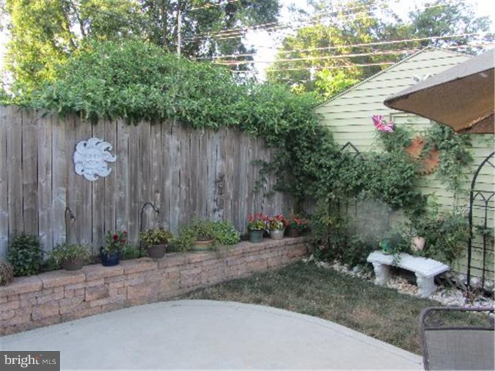 24 Hemlock Road Levittown, PA 19056 - Photo 23 of 24 Gallery Image 23
