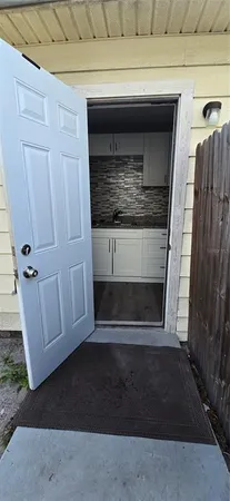 $1,025 | 3832 46th Avenue North, Unit B, St. Petersburg, FL 33714