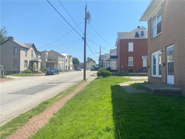 $850 | 201 Irving Avenue, Latrobe, PA 15650