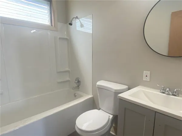 $850 | 201 Irving Avenue, Latrobe, PA 15650