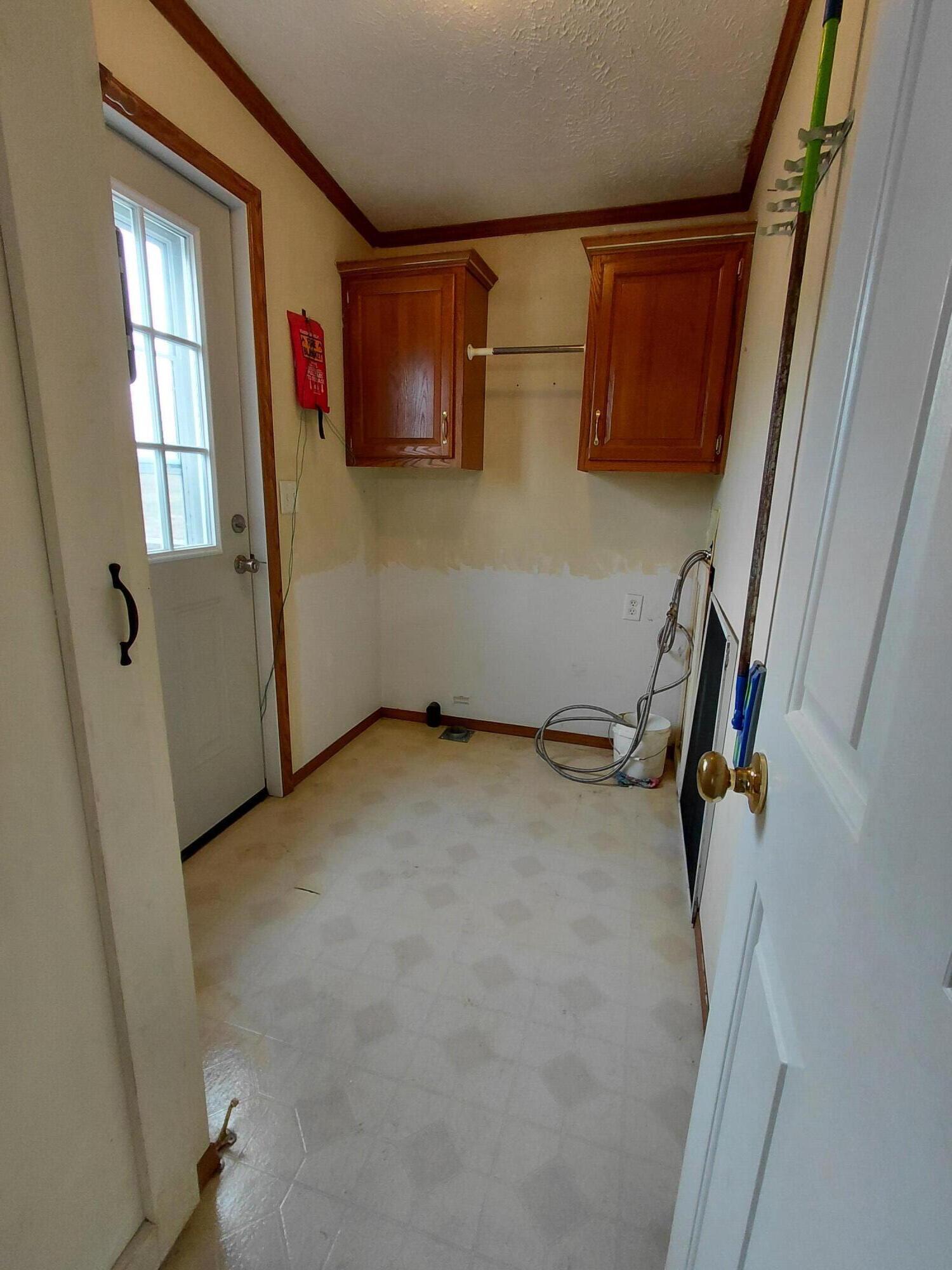 3022 Airport Road Danville, KY 40422 - Photo 24 of 42 laundry room