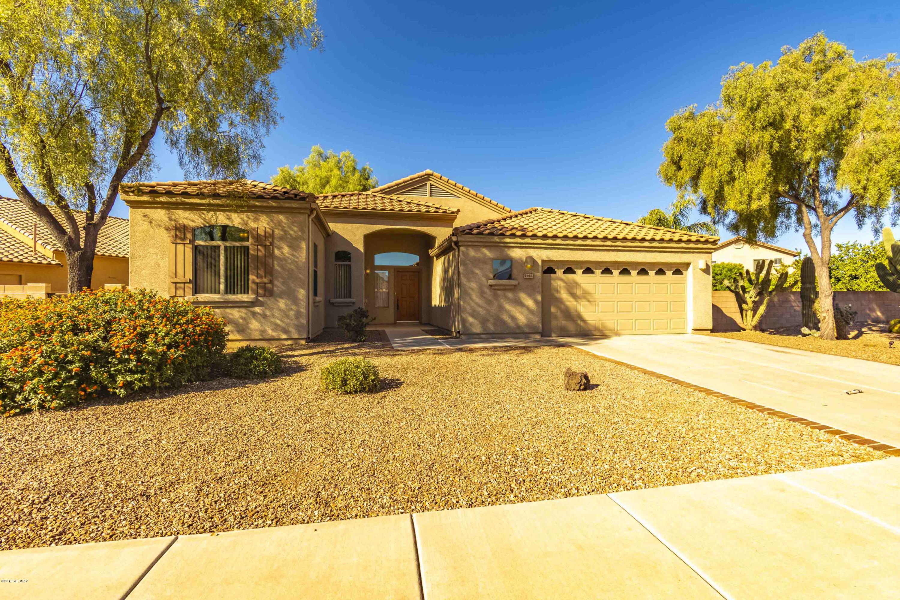 7995 North Rondure Loop Tucson, AZ 85743 - Photo 2 of 29