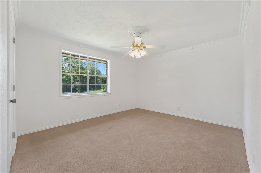 718 Ridgecrest Circle Denton, TX 76205 - Photo 13 of 30