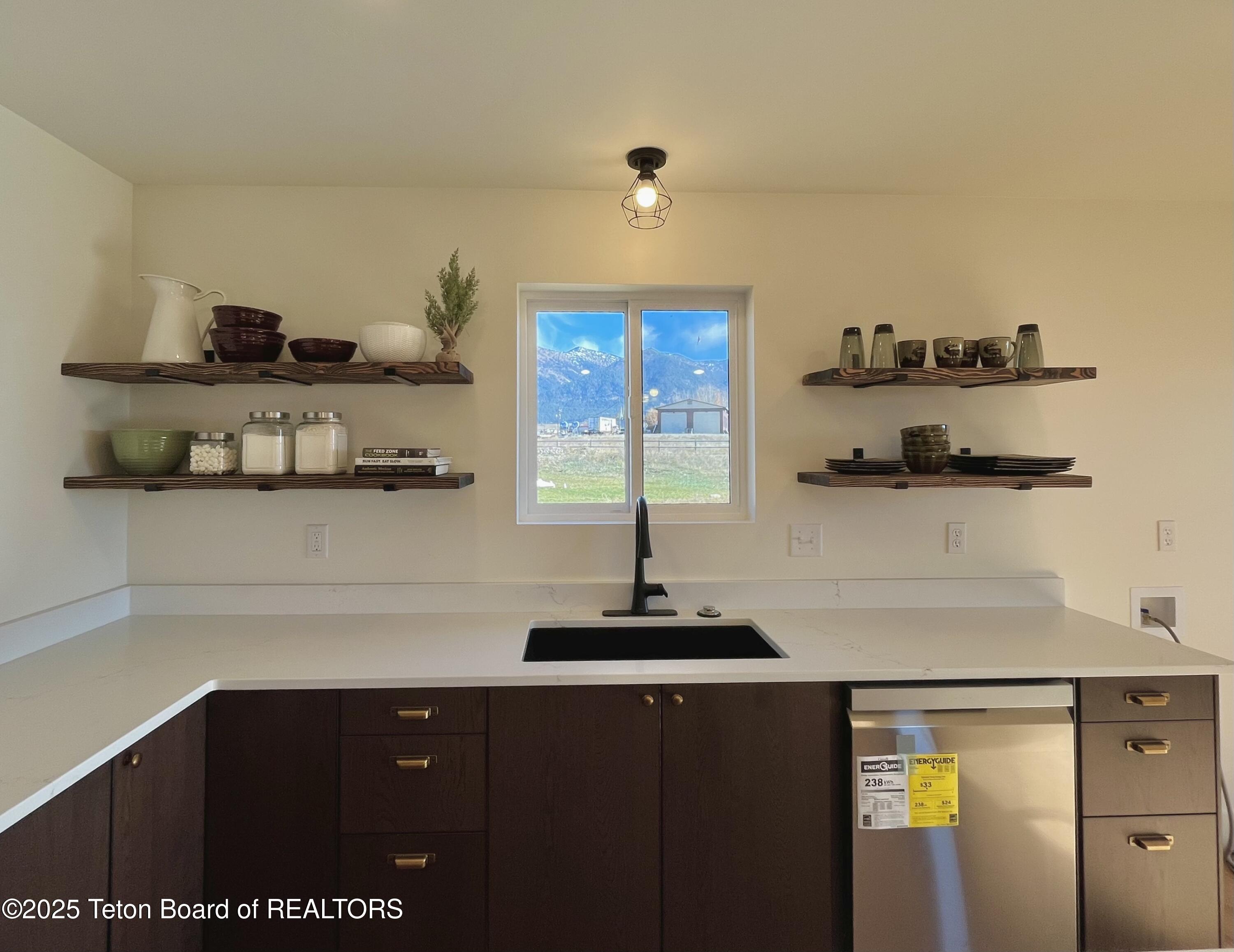 137 Little Greys Loop Etna, WY 83118 - Photo 12 of 29 IMG_5248