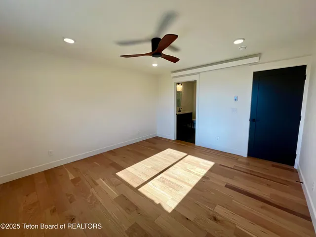 $699,900 | 137 Little Greys Loop, Etna, WY 83118