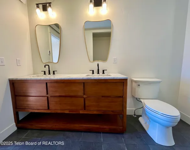 $699,900 | 137 Little Greys Loop, Etna, WY 83118