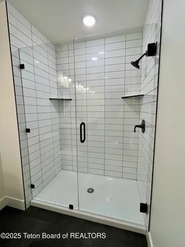 $699,900 | 137 Little Greys Loop, Etna, WY 83118