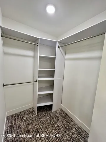 $699,900 | 137 Little Greys Loop, Etna, WY 83118