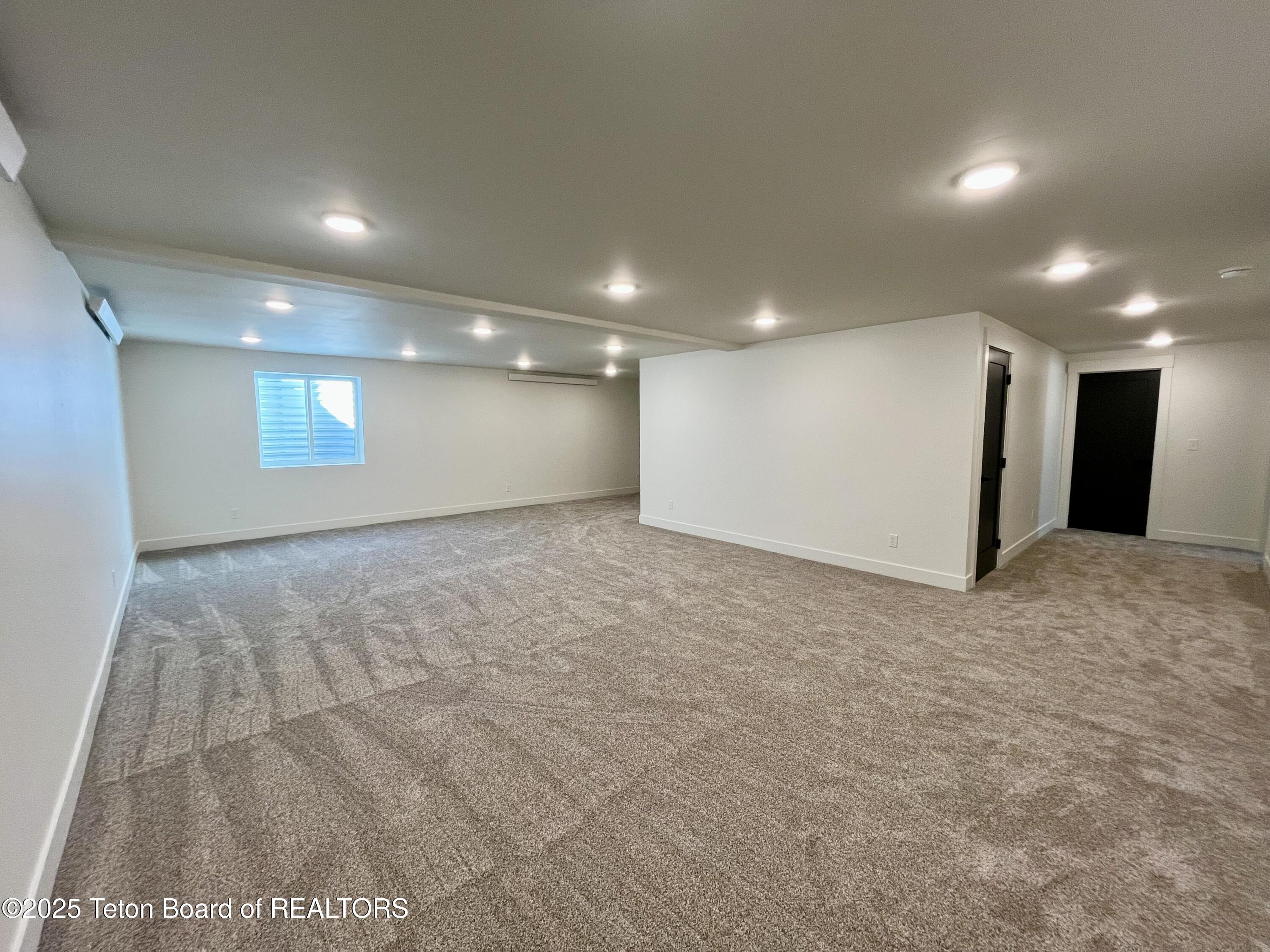 137 Little Greys Loop Etna, WY 83118 - Photo 23 of 29 IMG_5238