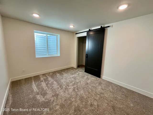 $699,900 | 137 Little Greys Loop, Etna, WY 83118