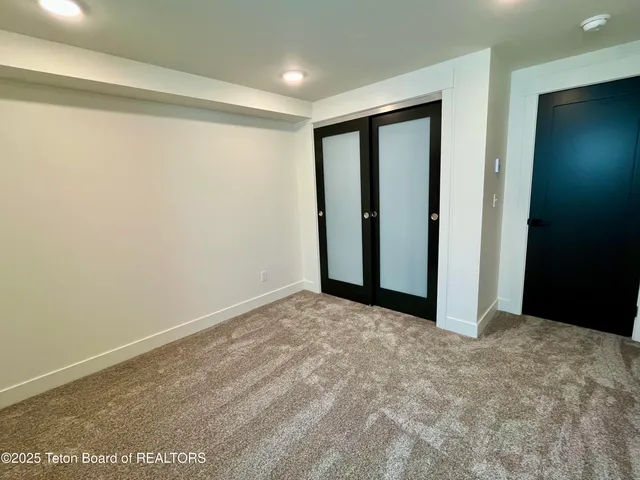 $699,900 | 137 Little Greys Loop, Etna, WY 83118